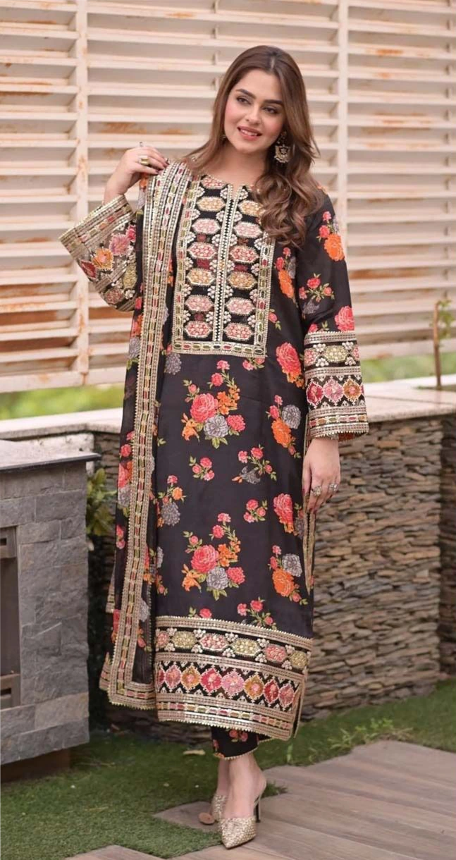 Aneela’s LUX-17 | 3-Piece Digital Printed & Embroidered Lawn Suit Aneela’s LUX-17 | 3-Piece Digital Printed & Embroidered Lawn Suit